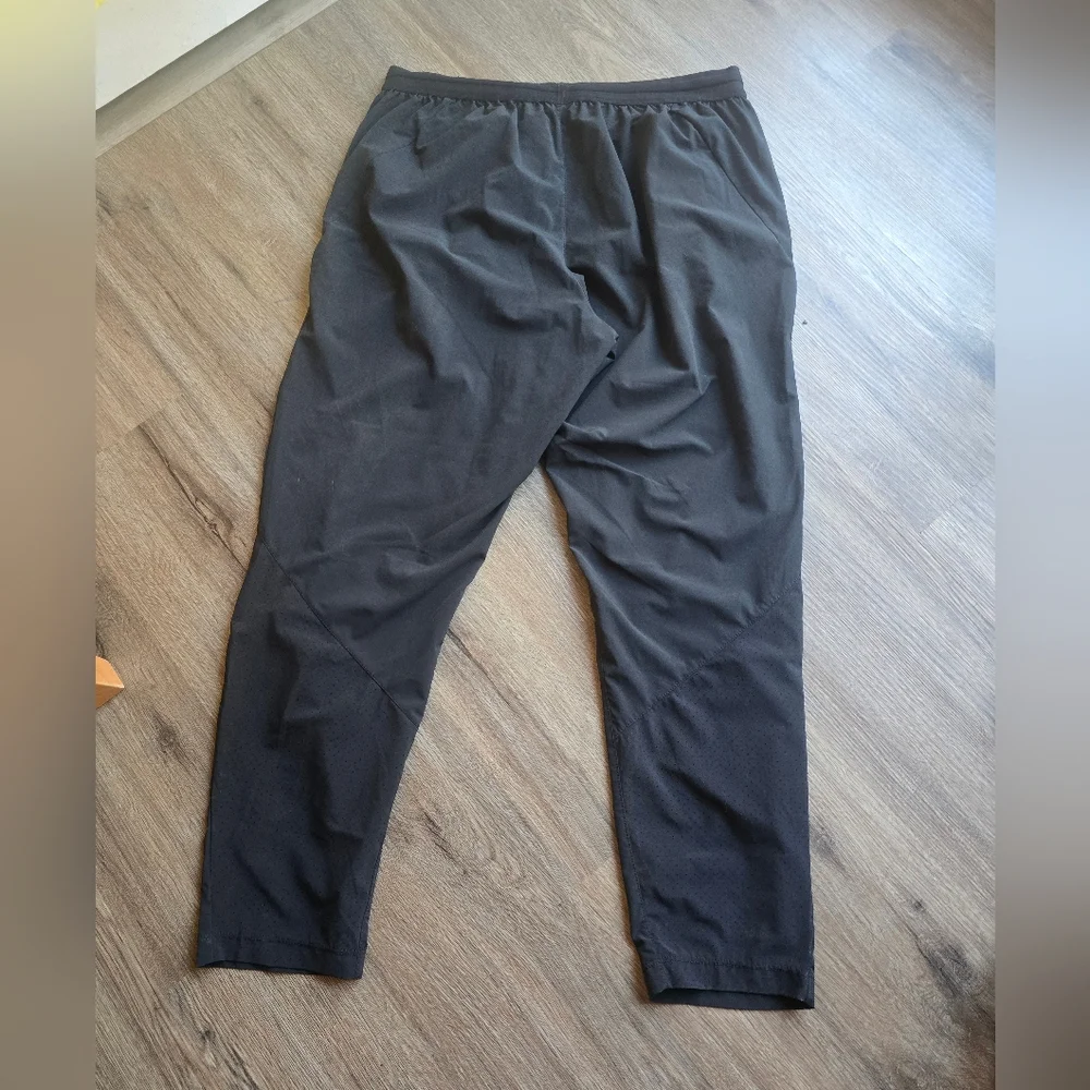 Nike Black Jogger Lightweight Sweatpants with Elastic Cuffs Large - Picture 4 of 6